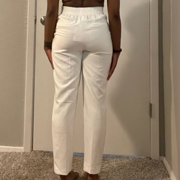 Chic White Cropped Ankle Pants with Gold Buttons - Picture 2 of 3